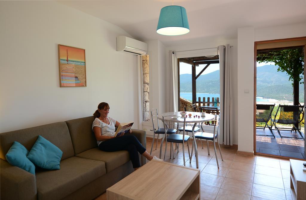 Residence Alba Rossa Сера-ди-Феро Екстериор снимка