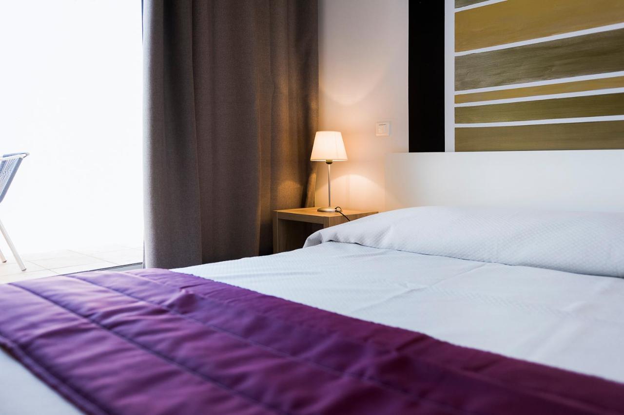 Residence Alba Rossa Сера-ди-Феро Екстериор снимка